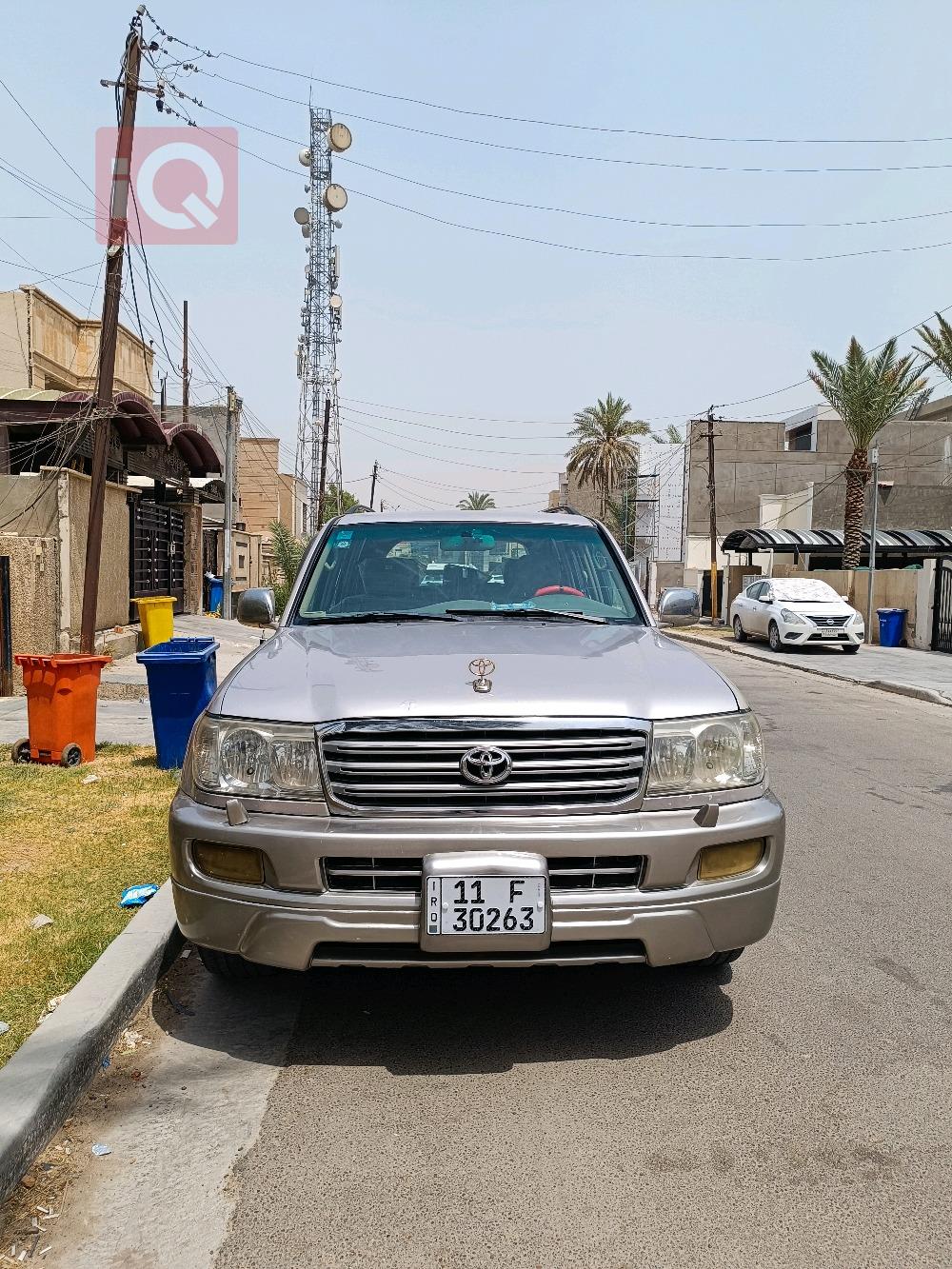تۆیۆتا لاند کروزەر